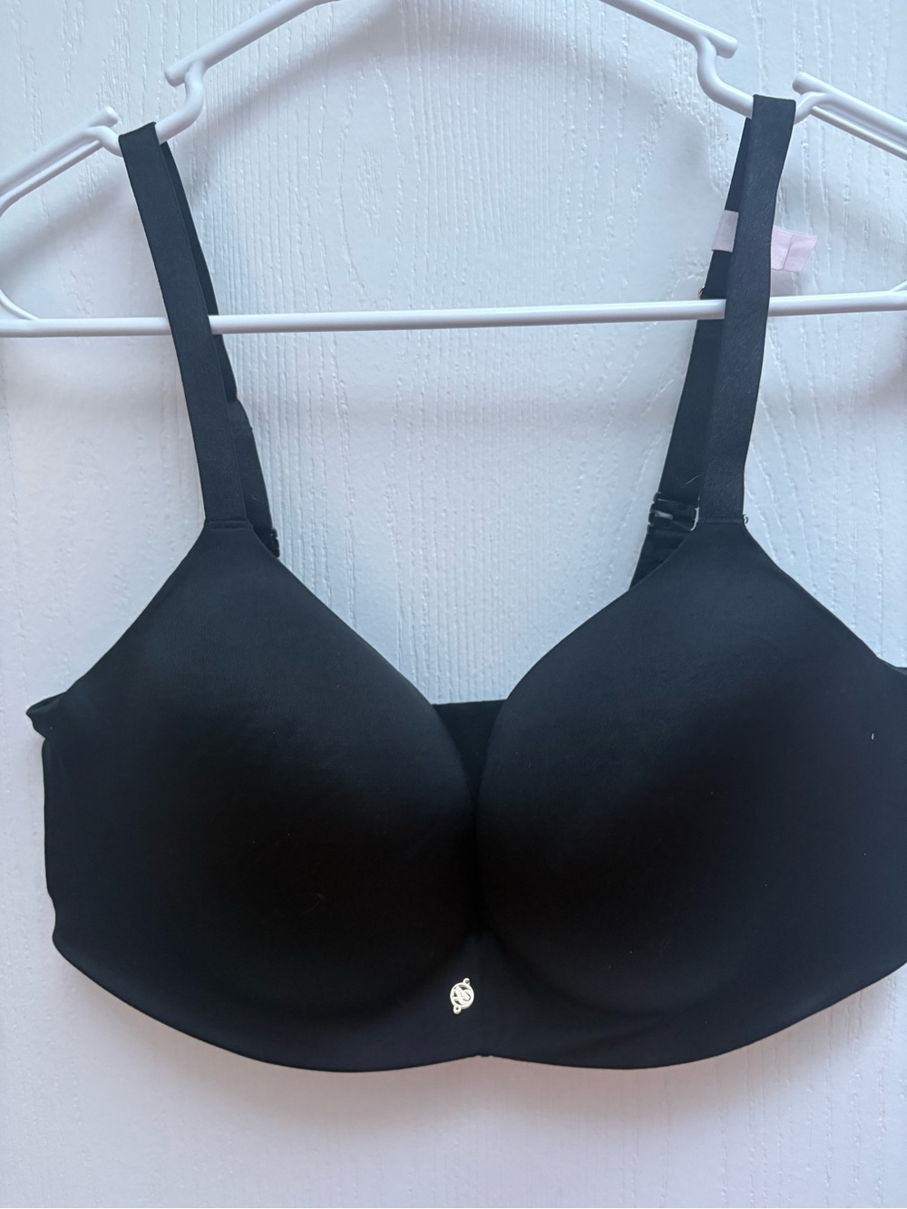 Victoria's Secret Black Smooth Molded T-Shirt Bra - So obsessed